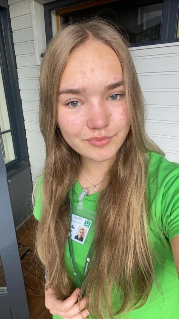 Nuoren tytön selfie